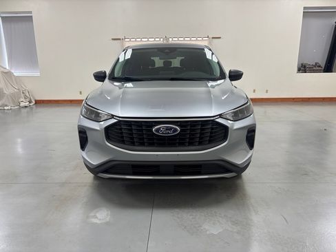 Used 2024 Ford Escape Active AWD/4WD image 3