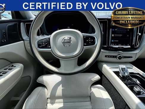 Used 2025 Volvo XC60 B5 Ultra AWD/4WD image 6