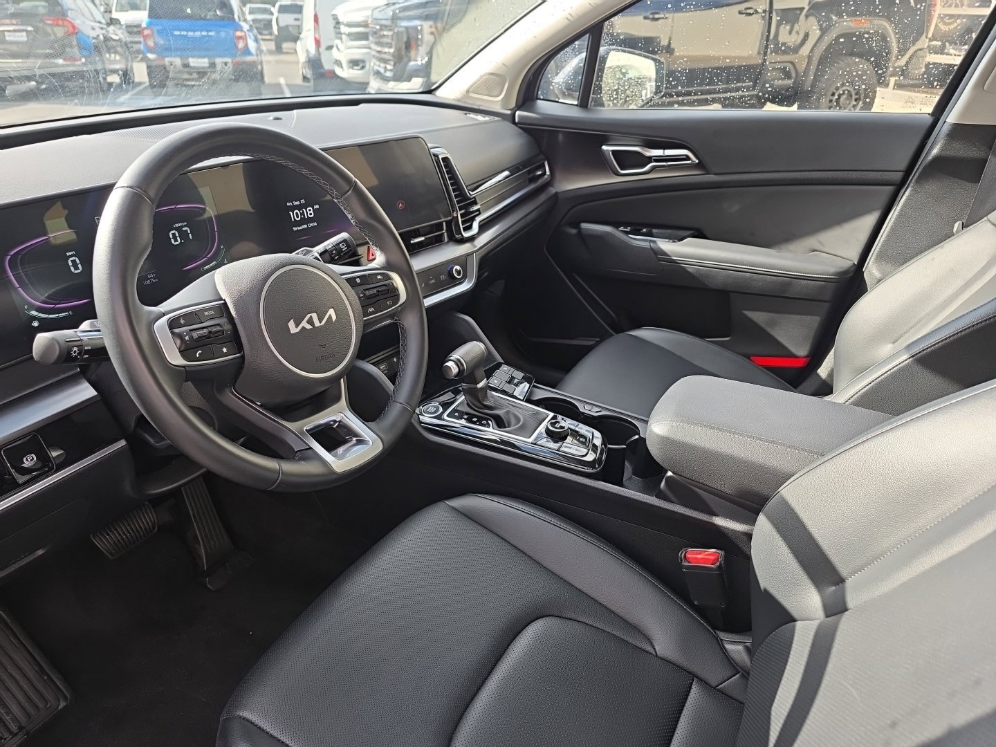 Used 2024 Kia Sportage EX FWD image 6
