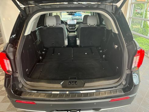 Used 2025 Ford Explorer Active w/ Active Comfort Package AWD/4WD image 12