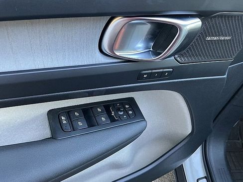 New 2026 Volvo XC40 B5 Ultra w/ Climate Package image 15