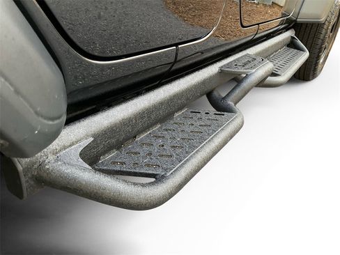 Used 2025 Jeep Wrangler Sport image 18