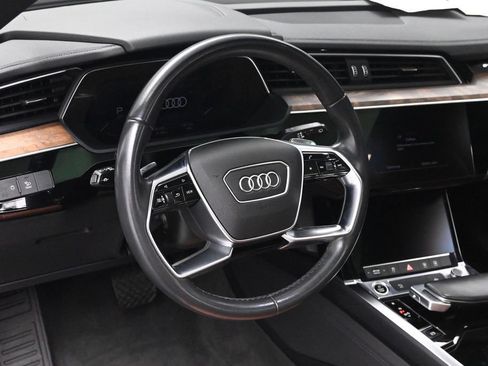 Used 2022 Audi e-tron Premium AWD/4WD image 24