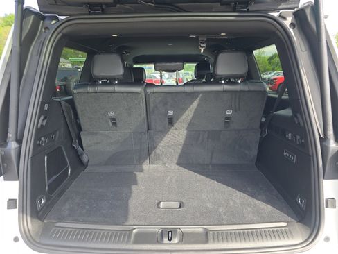 New 2026 Jeep Grand Wagoneer Limited AWD/4WD image 17