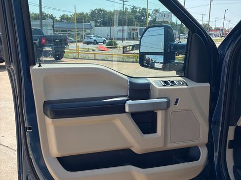 Used 2017 Ford F150 XLT w/ Equipment Group 302A Luxury image 8