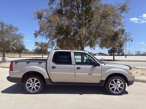 Used 2004 Ford Explorer Sport Trac 2WD image 55