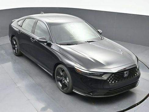 Used 2025 Honda Accord Sport image 35