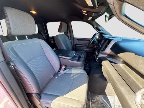 Used 2024 RAM 2500 Tradesman w/ Chrome Appearance Group image 25