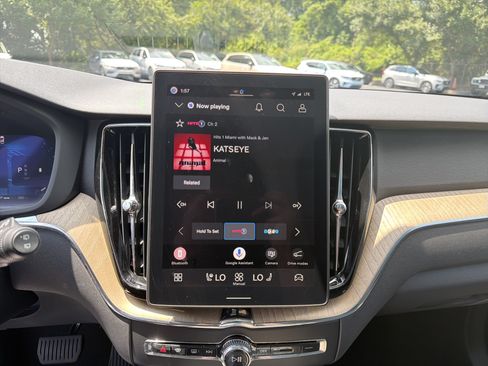 Certified 2026 Volvo XC60 B5 Plus AWD/4WD image 23