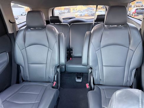 Used 2018 Buick Enclave Essence image 28