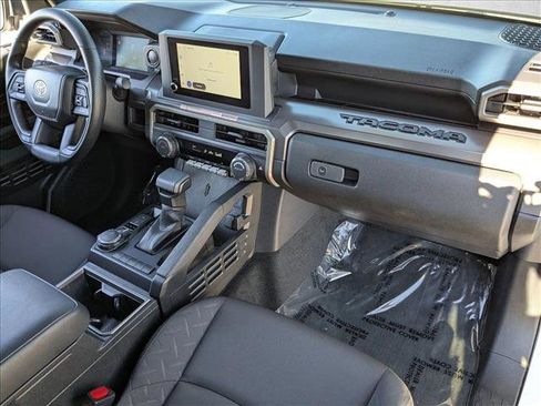 Certified 2025 Toyota Tacoma SR5 image 19