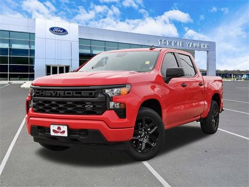 Used 2024 Chevrolet Silverado 1500 Custom image 1