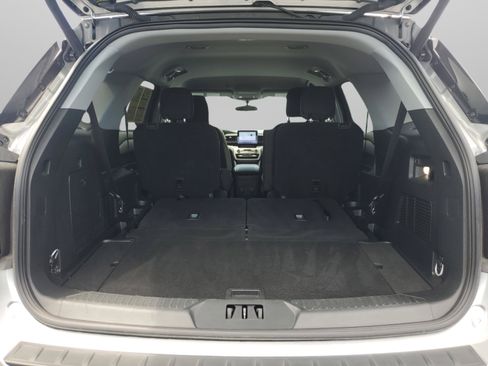 Certified 2023 Ford Explorer XLT w/ Class IV Trailer Tow Package AWD/4WD image 7