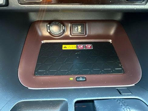 Used 2023 Toyota RAV4 Limited image 40