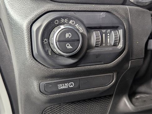 Used 2020 Jeep Gladiator Overland image 13