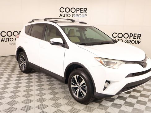 Used 2016 Toyota RAV4 XLE w/ Convenience Package FWD image 1