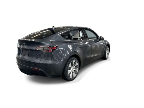 Certified 2023 Tesla Model Y Long Range AWD/4WD image 6