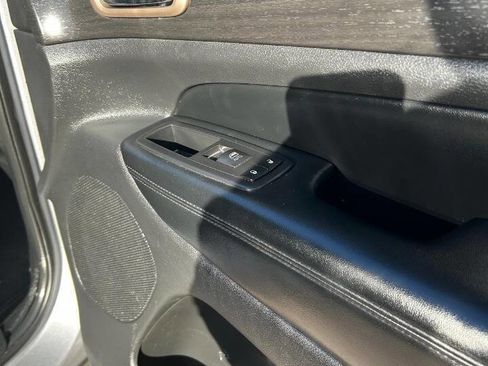 Used 2017 Jeep Grand Cherokee Laredo w/ Quick Order Package 2BE image 15