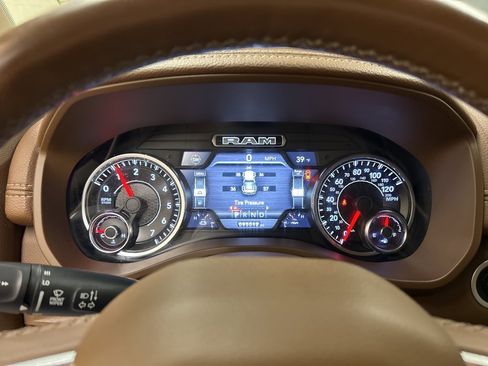 Used 2019 RAM 1500 Laramie image 19