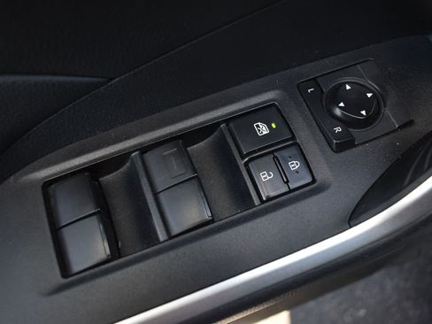 Used 2021 Toyota RAV4 LE image 13