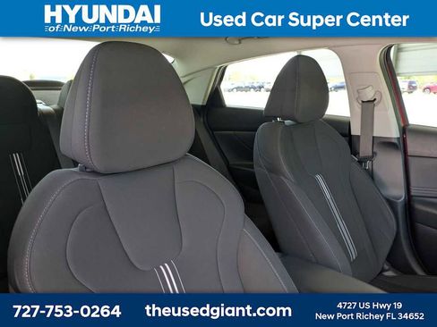 Used 2023 Hyundai Elantra SEL w/ Convenience Package FWD image 6