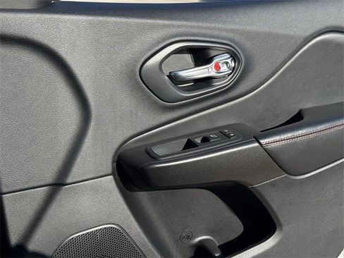 Used 2020 Jeep Cherokee Trailhawk w/ Comfort/Convenience Group image 29