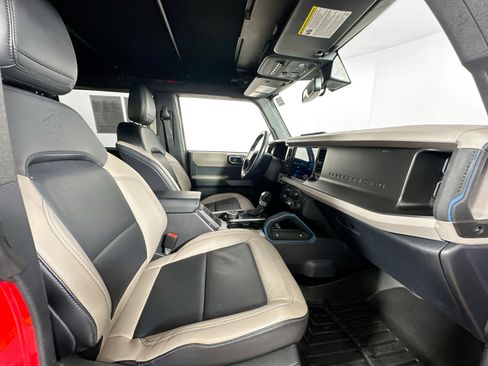 Used 2022 Ford Bronco Wildtrak image 27