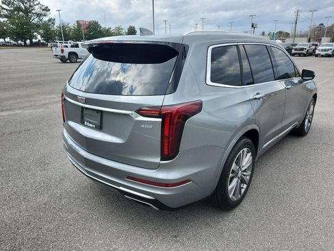 Used 2023 Cadillac XT6 Premium Luxury w/ Technology Package image 3