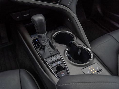 Used 2022 Toyota Camry XSE w/ Navigation Upgrade Package image 27