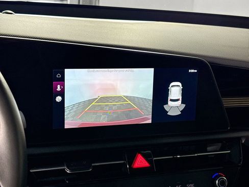Certified 2023 Kia Niro EX FWD image 18