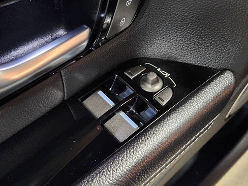 Used 2016 Land Rover Range Rover Evoque SE Premium image 42