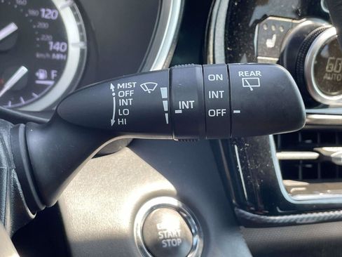 Used 2022 Toyota Highlander XSE AWD/4WD image 28