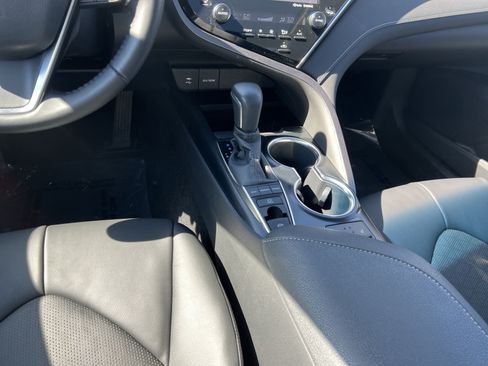 Used 2018 Toyota Camry XSE w/ Four Season Floor Mat Package FWD image 22