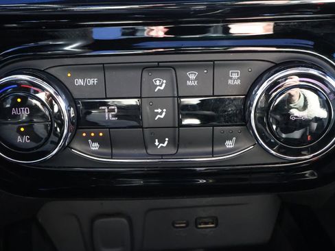 Certified 2024 Chevrolet Trax RS w/ Sunroof Package image 23