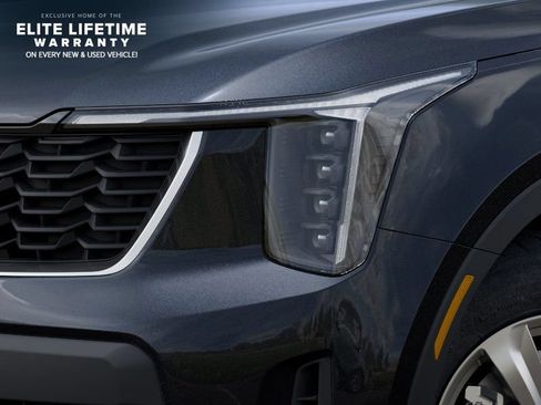 New 2026 Kia Sorento LX FWD image 11
