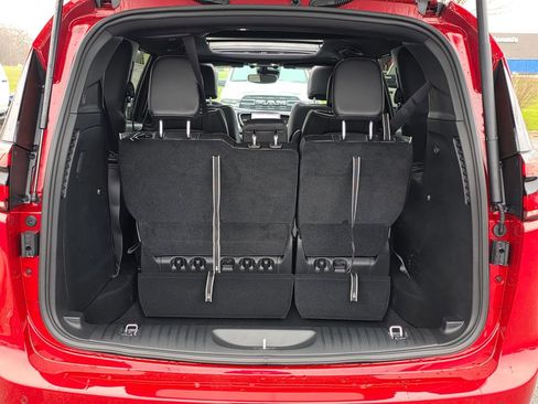 New 2026 Chrysler Pacifica Limited image 33