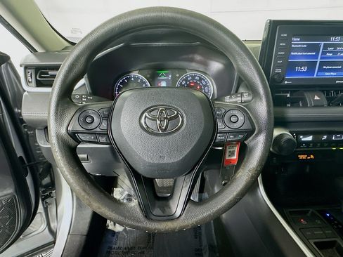Used 2022 Toyota RAV4 LE FWD image 15