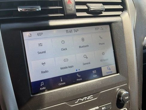 Used 2020 Ford Fusion SE FWD image 22
