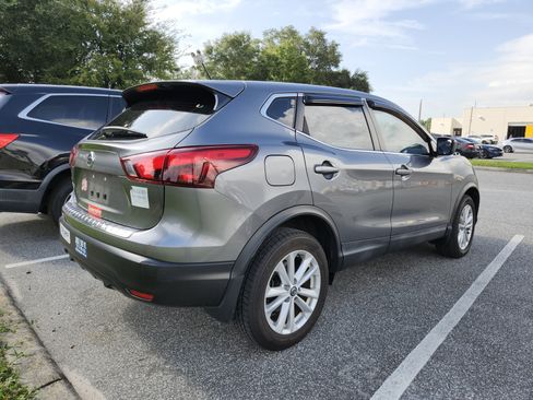 Used 2019 Nissan Rogue Sport S w/ Appearance Package FWD image 7