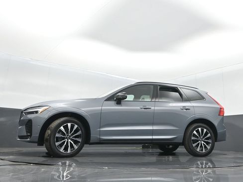 Used 2024 Volvo XC60 B5 Plus image 35