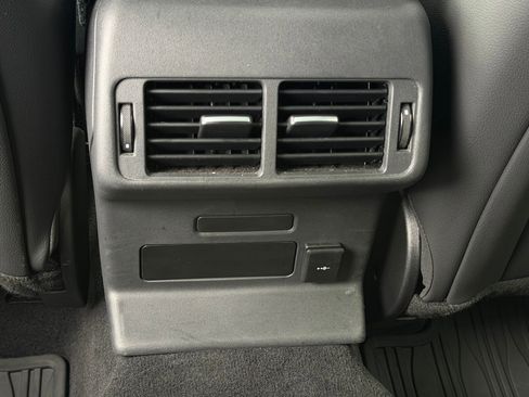 Used 2022 Land Rover Range Rover Velar R-Dynamic S image 24