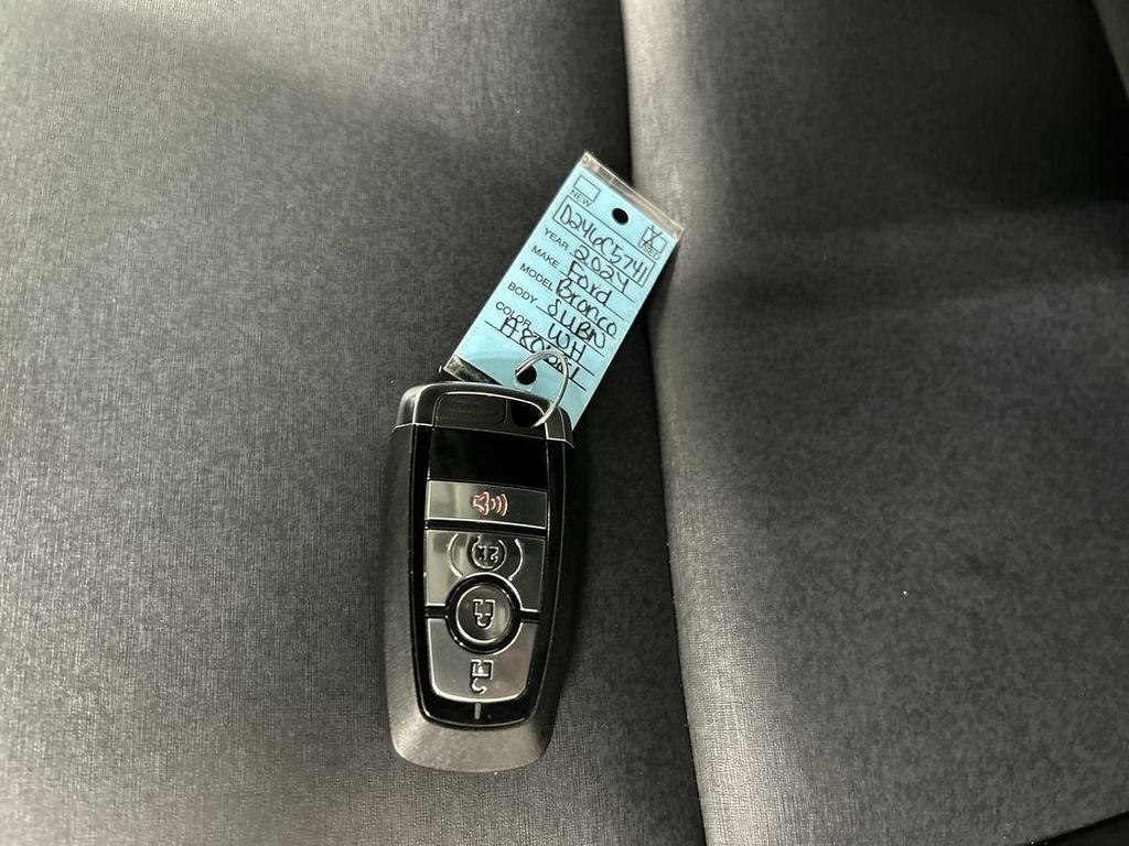 Used 2024 Ford Bronco Badlands AWD/4WD image 12