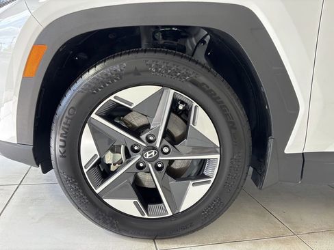 Certified 2025 Hyundai Tucson SEL FWD image 9