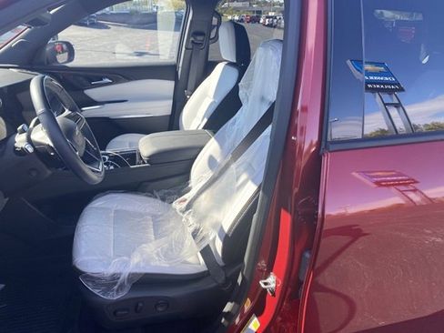 Certified 2025 Chevrolet Traverse High Country w/ LPO, Floor Liner Package image 12