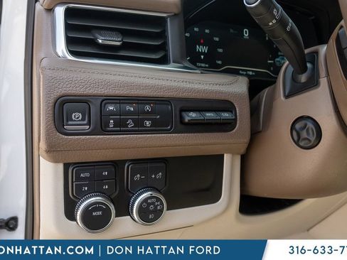 Used 2024 GMC Yukon XL Denali AWD/4WD image 18