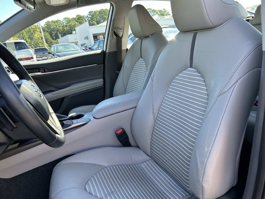 Used 2024 Toyota Camry SE w/ Convenience Package FWD image 20