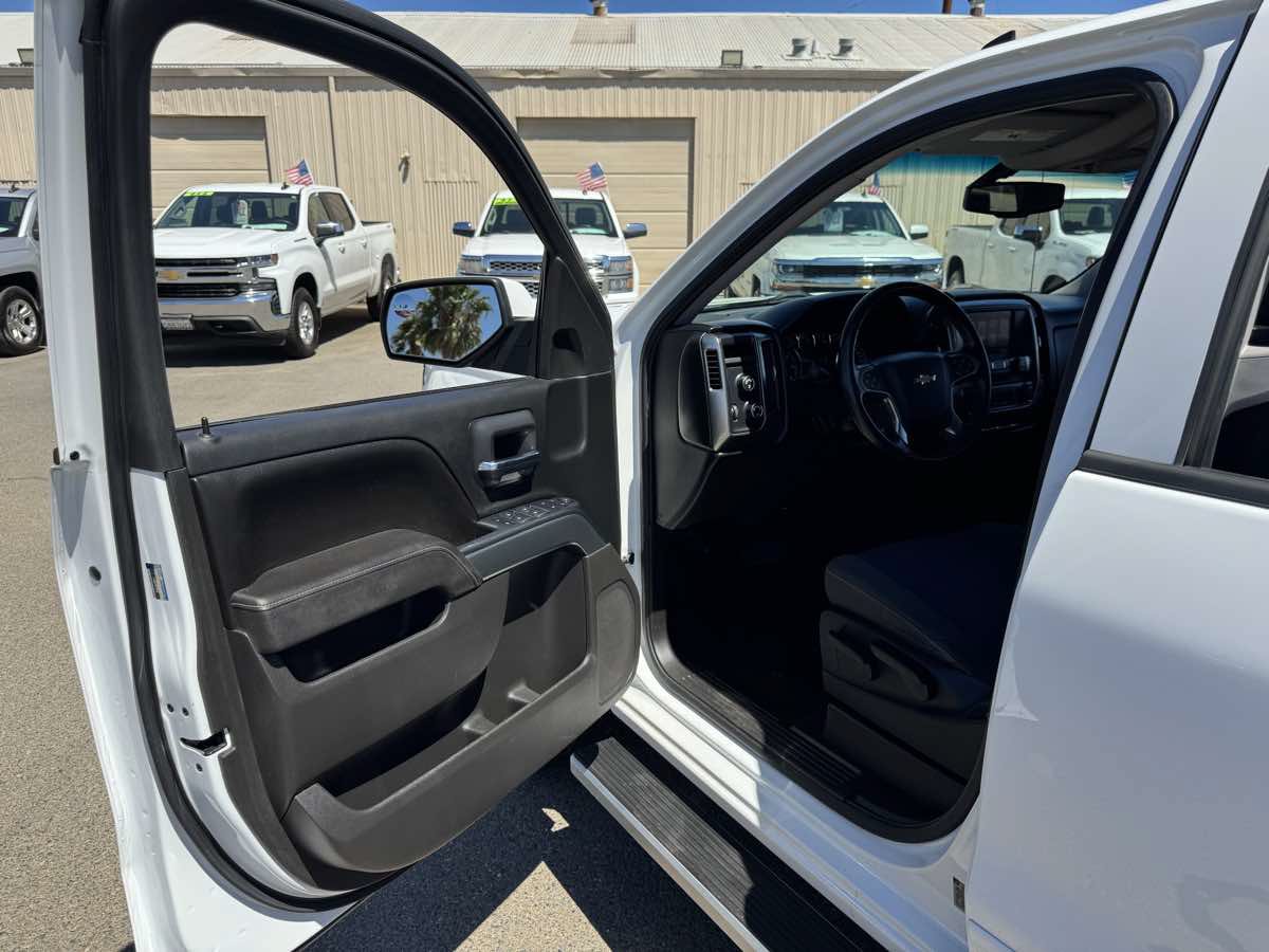 Used 2017 Chevrolet Silverado 1500 LT AWD/4WD image 22
