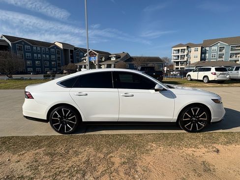 Certified 2023 Honda Accord Touring image 9