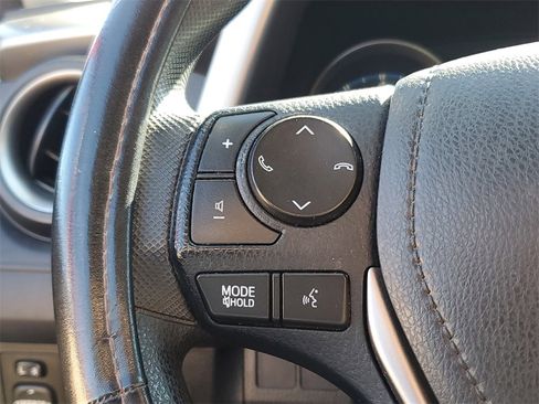 Used 2017 Toyota RAV4 LE image 24