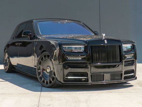 Used 2024 Rolls-Royce Phantom Sedan w/ The Phantom Package RWD image 5